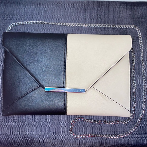 Charming Charlie’s Black & Beige clutch - Picture 4 of 4